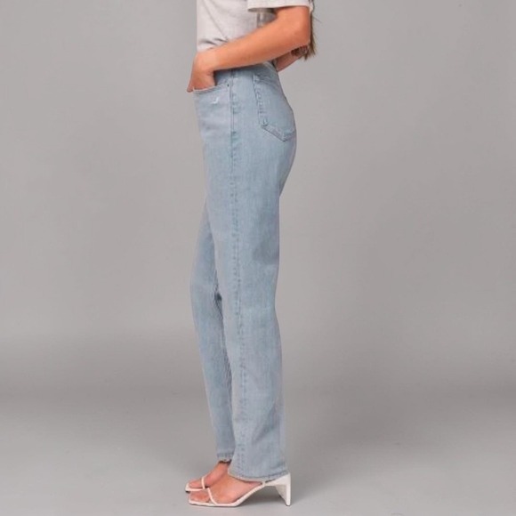 Abercrombie Curve Love Asymmetrical Waist Dad Jeans Light Wash 6 Short - Picture 12 of 14